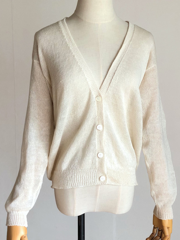 麻綿のカーディガン　オフホワイト　程よい透け感　春夏秋用 4枚目の画像