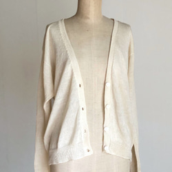 麻綿のカーディガン　オフホワイト　程よい透け感　春夏秋用 2枚目の画像