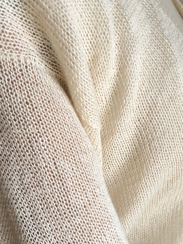 麻綿のカーディガン　オフホワイト　程よい透け感　春夏秋用 5枚目の画像
