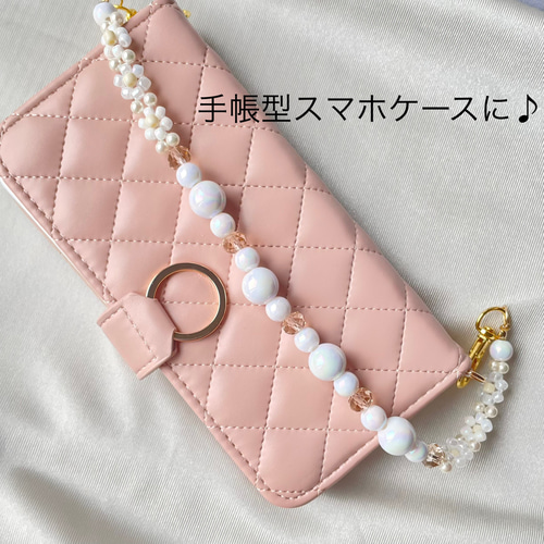 桜ピンクのスマホハンドストラップ ビーズ お出かけ デイリー 大人