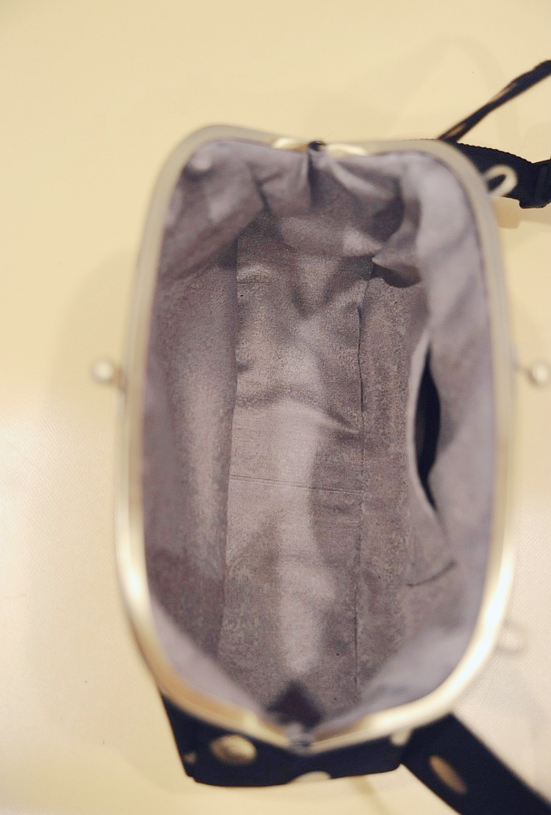 肩紐幅広5cm☆軽量☆肩こりしない☆ビッグサイズがま口ボディバッグ☆レディース☆メンズ☆斜め掛け☆軽いバッグ☆