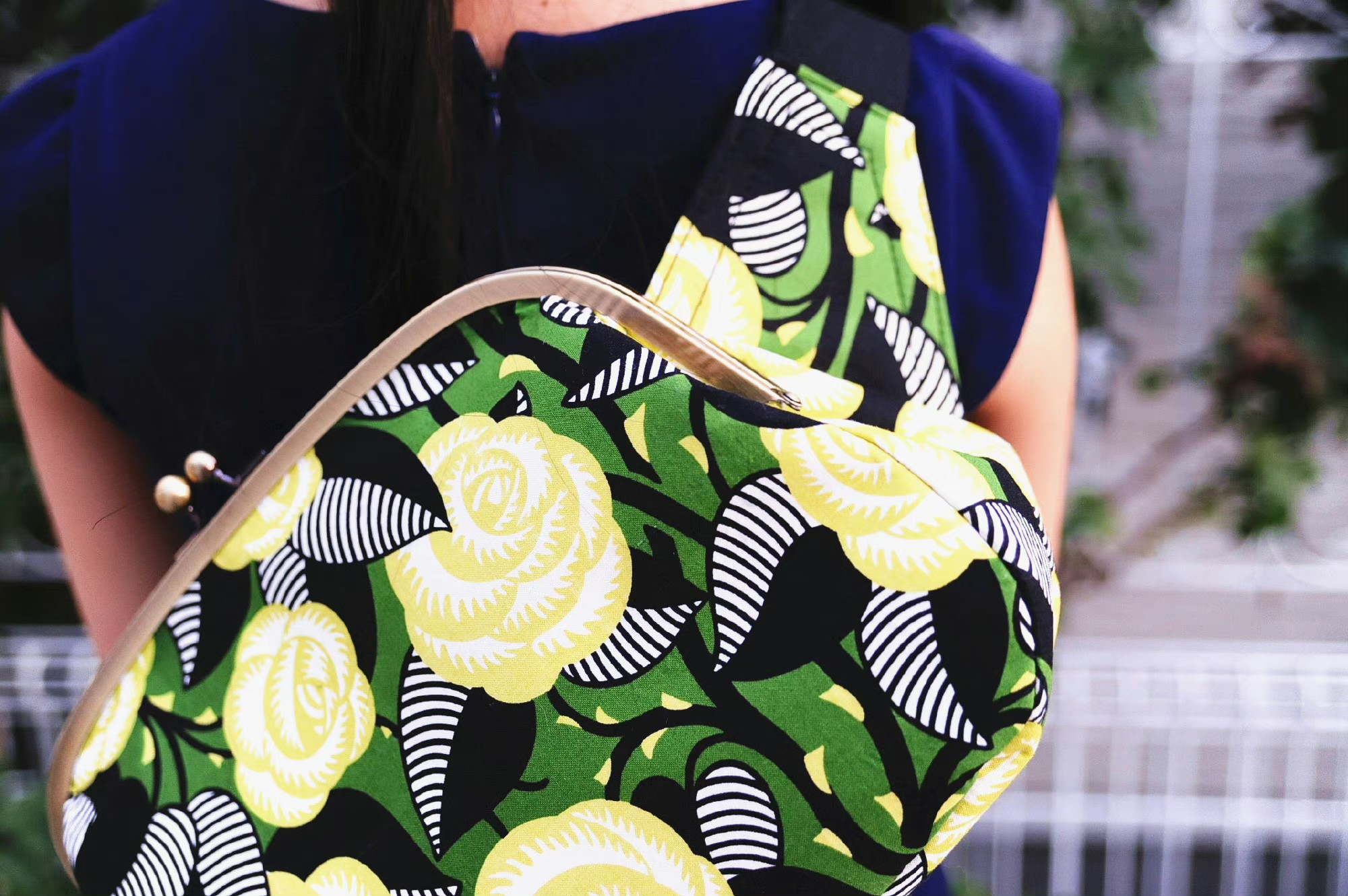 肩紐幅広5cm☆軽量☆肩こりしない☆ビッグサイズがま口ボディバッグ☆レディース☆メンズ☆斜め掛け☆軽いバッグ☆