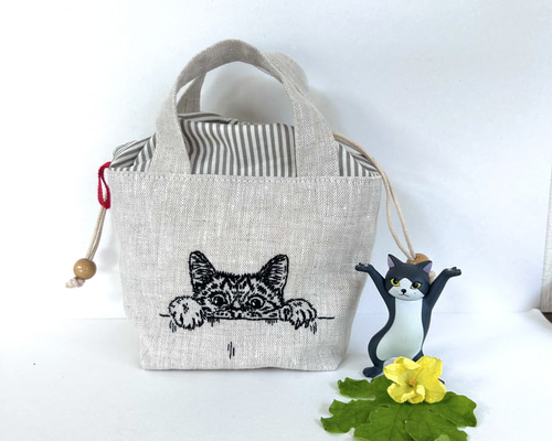 グーグー猫。マチ付巾着袋（お花刺繍＊ネイビー） グーグー猫様専用。マチ付巾着袋 （シンプルお花刺繍＊カーキ） 猫刺繍