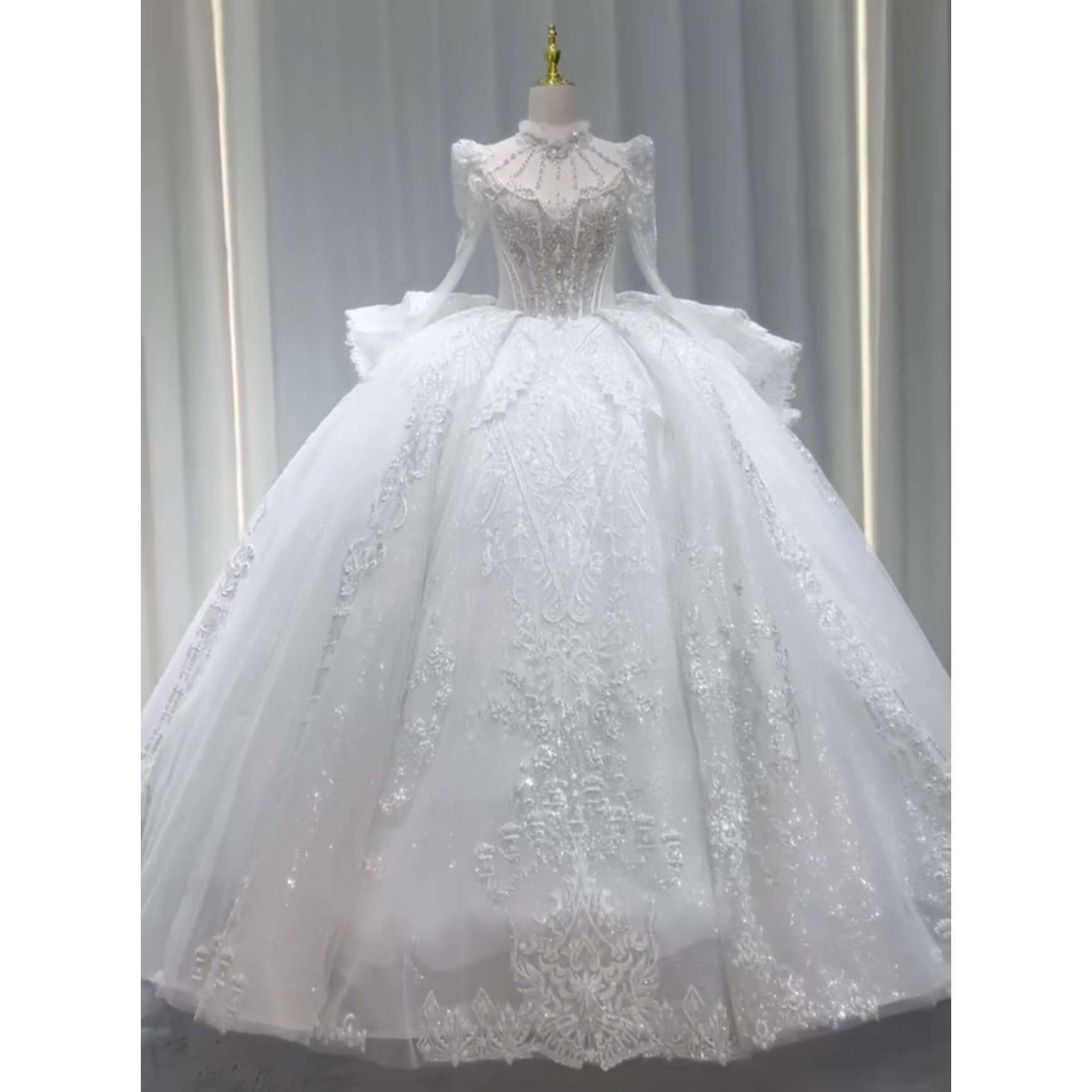 超豪華なウェディングドレス！ホルターネック　キラキラドレス　長袖　上品　水波プリンセス　編み上げ　サイズオーダー　トレー