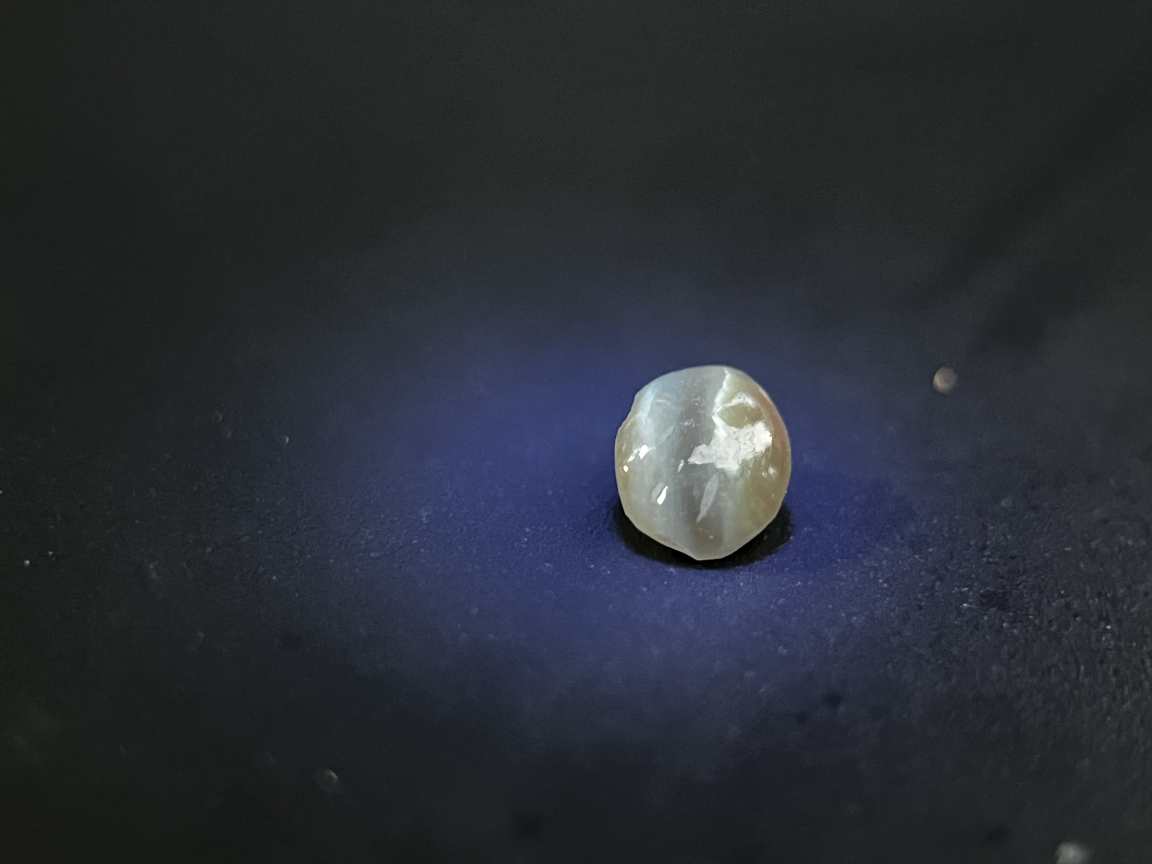 アレキサンドライトキャツアイ 非加熱天然 0.54ctNatural Alexandrite cat’s eye