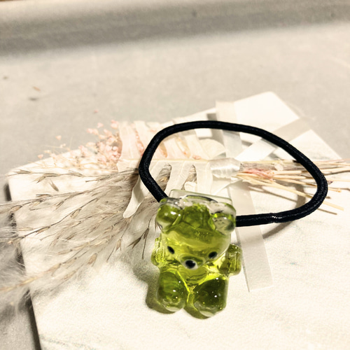 レジン＊くまちゃん Xmas フラワー ヘアゴム⟡.·*. レジン＊くまちゃん Xmas フラワー ヘアゴム⟡.·*. 100均のモールドで