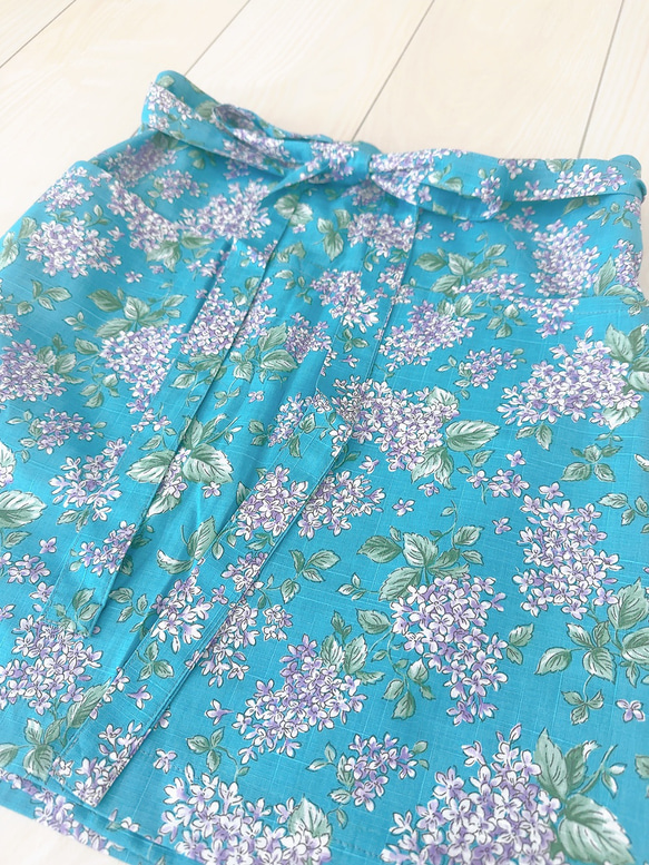 カフェエプロン 大きめポケット 水色 花柄 おしゃれ プチギフト 可愛い