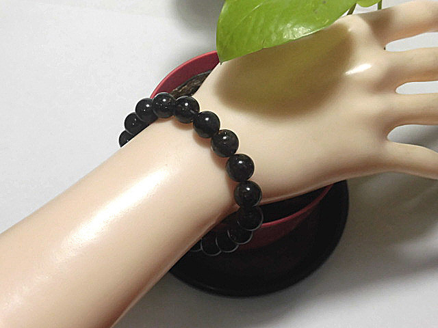 天然石 黒針ルチルクォーツ9.9mm～10.5mm玉ブレスレット 内周：約18.2cm　　240101824