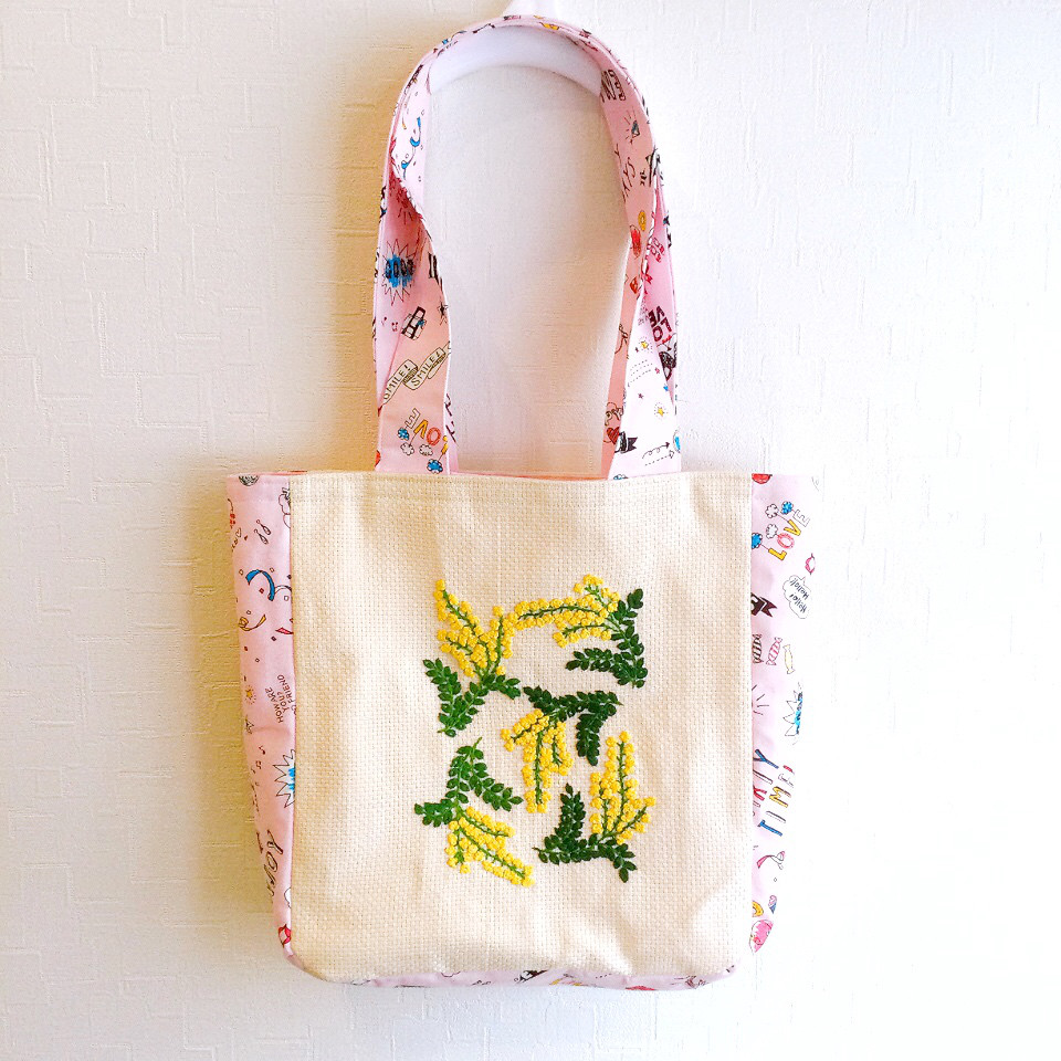 刺しゅう入り大き目のバッグ　✿異素材の組合わせ✿ 5,250円