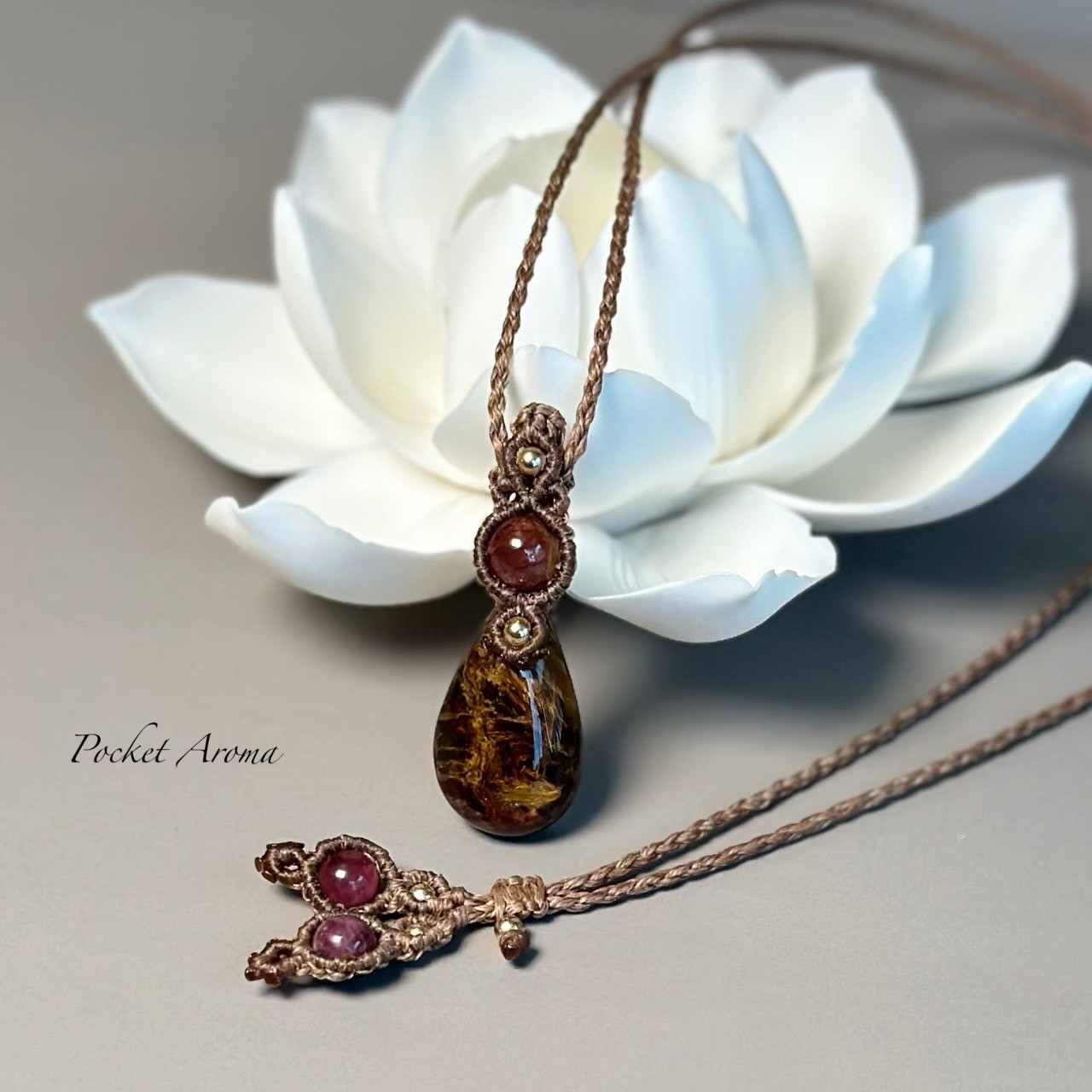 『楓』ピーターサイトとミックススピネルのマクラメペンダントネックレス