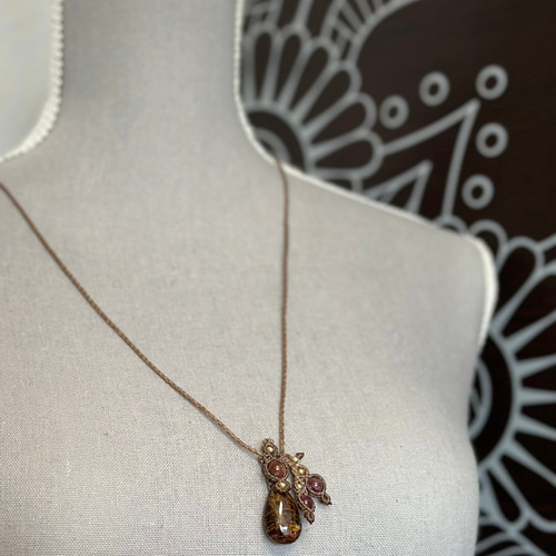 『楓』ピーターサイトとミックススピネルのマクラメペンダントネックレス 楓』ピーターサイトとミックススピネルのマクラメペンダントネックレス