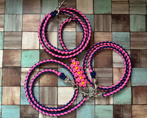 a様専用ページ 小型犬用2頭引リード パラコード パールブルー×パール