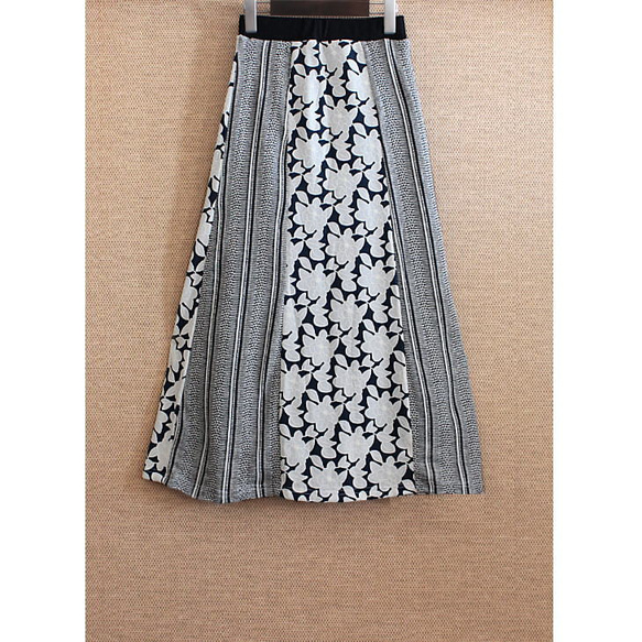 成人壓花印花 x 針織提花條紋 *A字* 長裙 第5張的照片