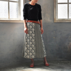 成人壓花印花 x 針織提花條紋 *A字* 長裙 第2張的照片