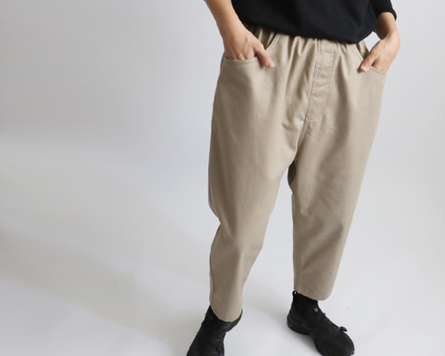 日本製 ベージュ チノパンツ メンズ おしゃれ かっこいい コーデ
