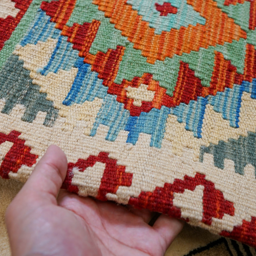 インド綿を使った手織りのキリムクッションカバー 約45x45 cm｜輸入絨毯専門店 ラグ&カーペットストアー 【公式】サヤンサヤン