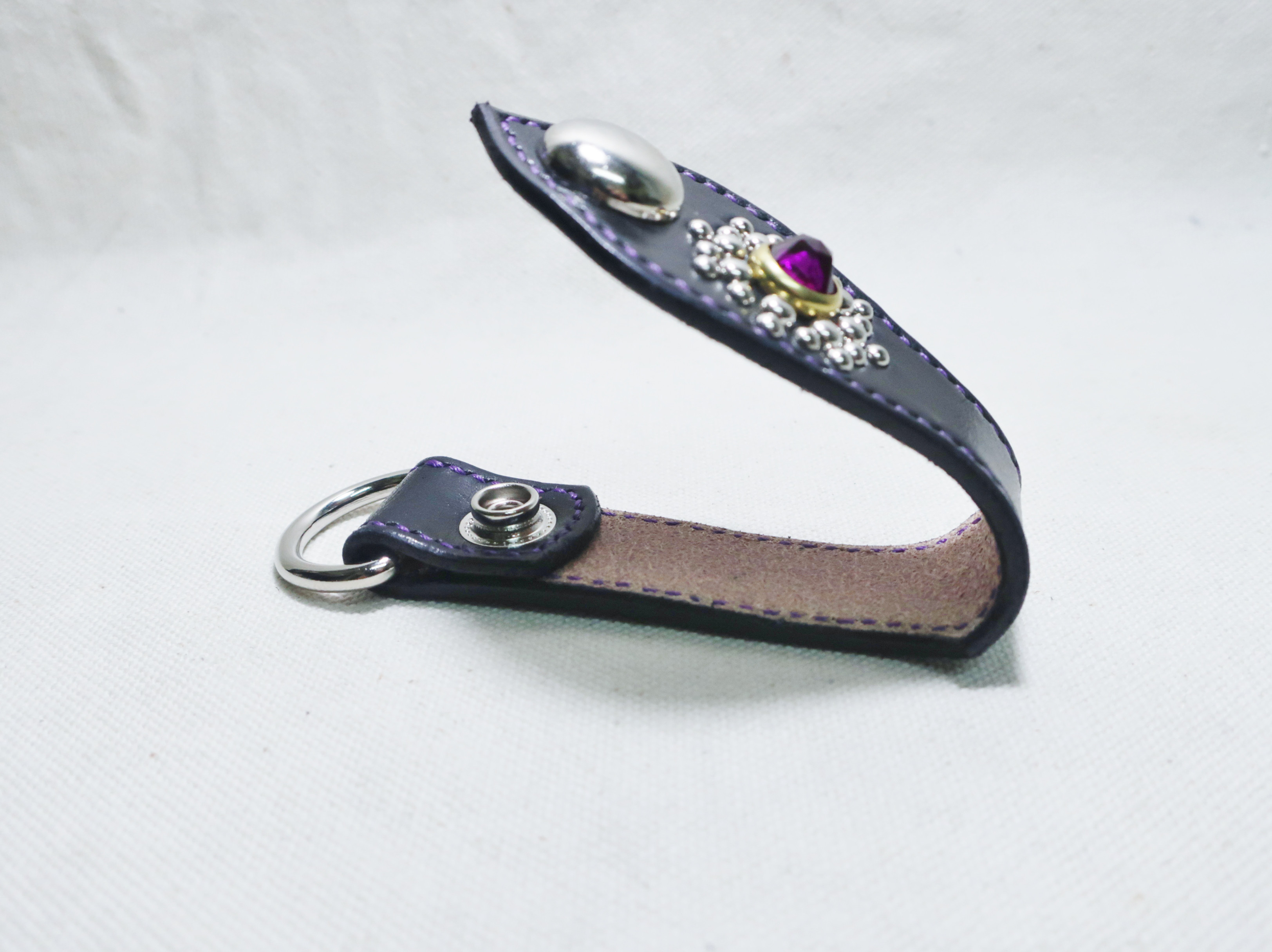 スタッズキーループ サドルレザー レザークラフト 革小物 ベルトキーループ キーリング 手縫 限定品 新品未使用