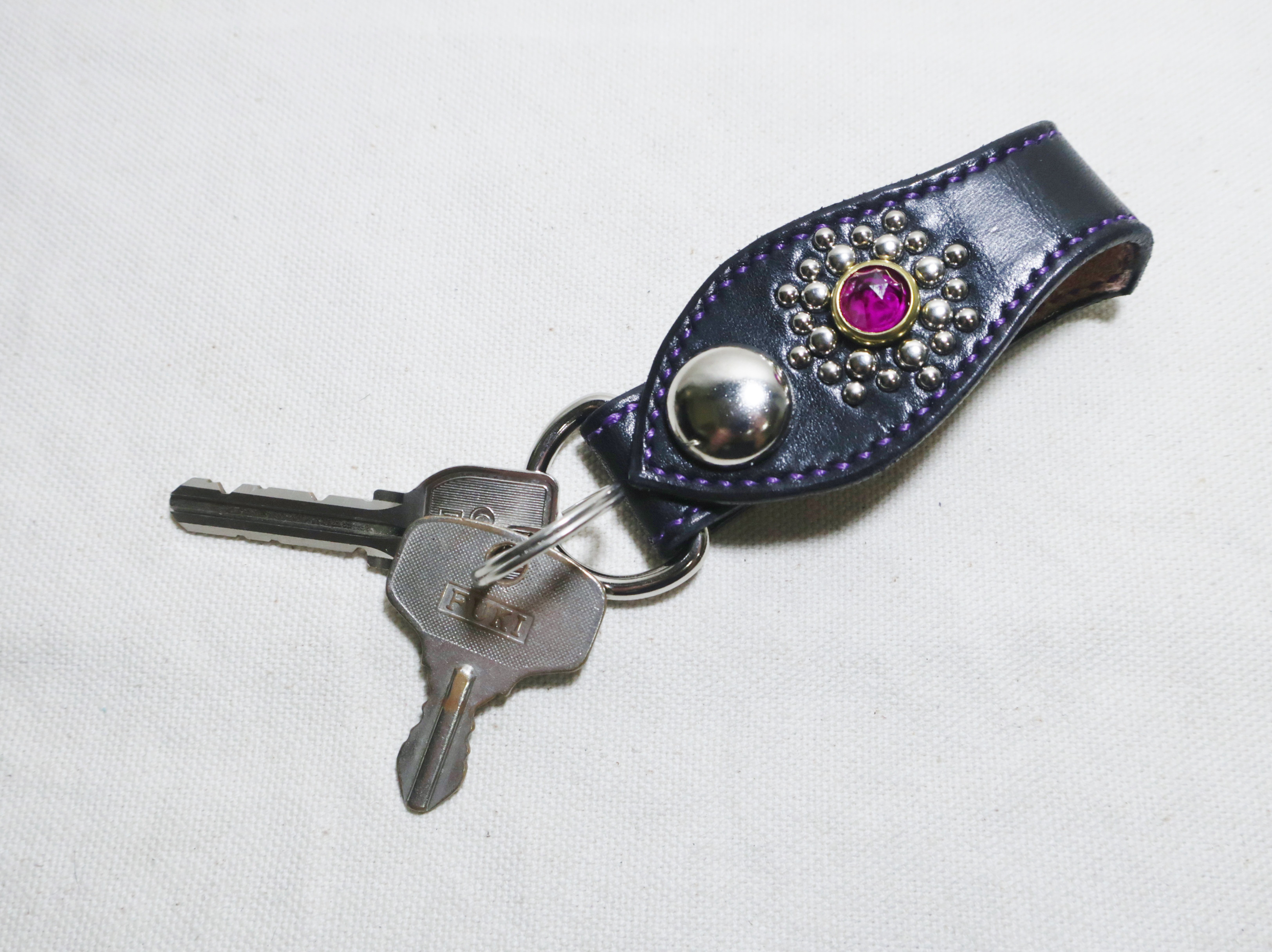 スタッズキーループ サドルレザー レザークラフト 革小物 ベルトキーループ キーリング 手縫 限定品 新品未使用