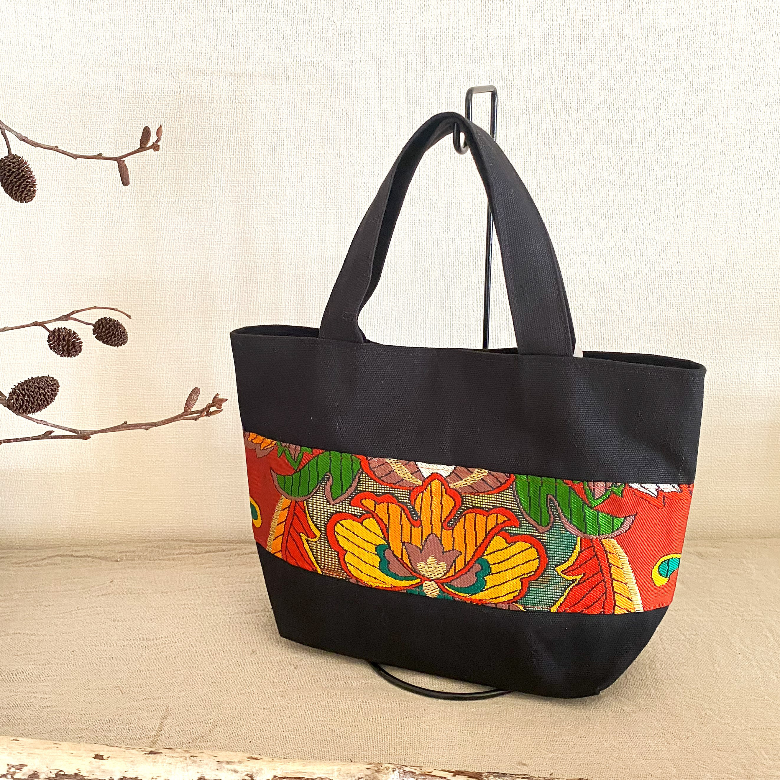 obiトートバッグ 『赤×花唐草』 帯/銘仙/シルク/帆布