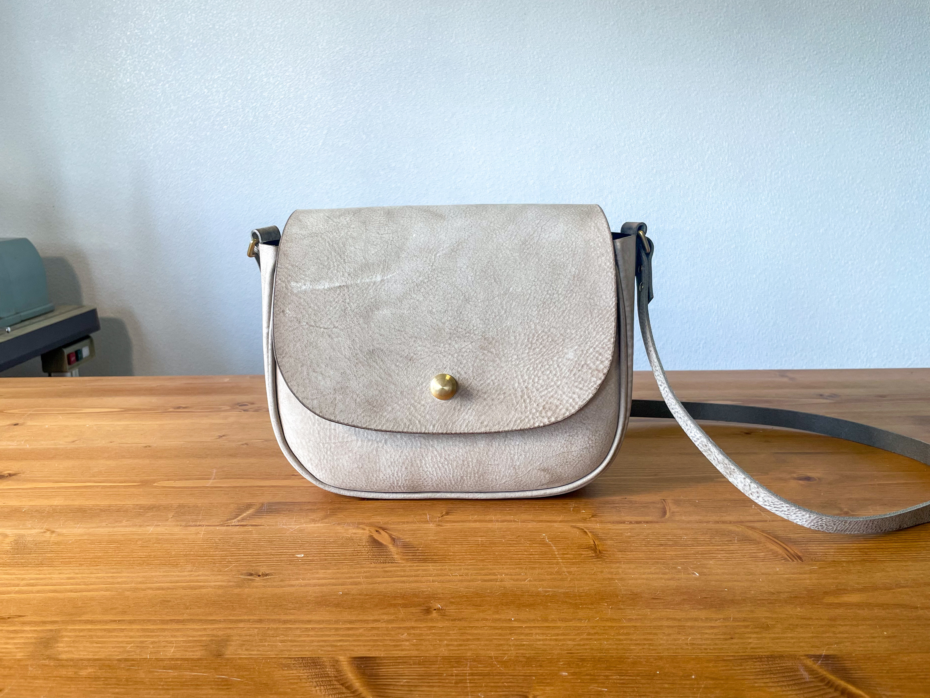 【受注生産】丸みかわいいスナップロックポシェット