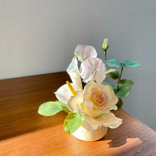 専用　クレイアーティフィシャルフラワー　アレンジメント　樹脂粘土　花 クレイフラワーギフト (@clay.flower.gift) • Instagram photos