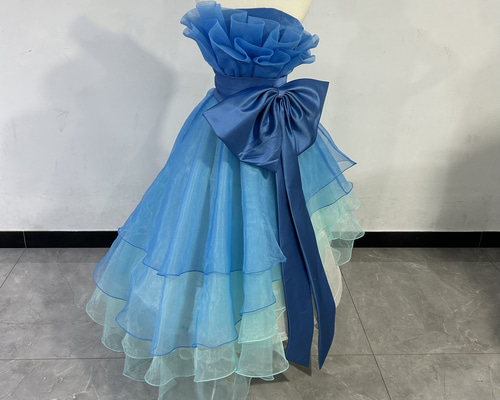 上品 ベアトップ オーバードレス 青のグラデーション ブルーカラー