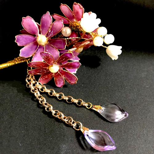 かんざしCOSMOS 〈秋桜〉 レジンとワイヤーで作る花の簪 かんざしCOSMOS 〈秋桜〉 レジンとワイヤーで作る花の簪