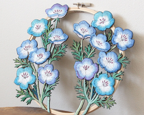 ネモフィラ　花刺繍入　マスク　ハンドメイド 31726b250ee096c94d8dc8a2bcc972