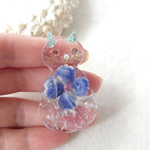 オリジナル一点物 ハンドメイド ネコ天然石ブローチ（ソーダライト 