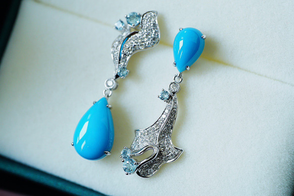 K18ゴールド12月の誕生石アリゾナトルコ石ピアス