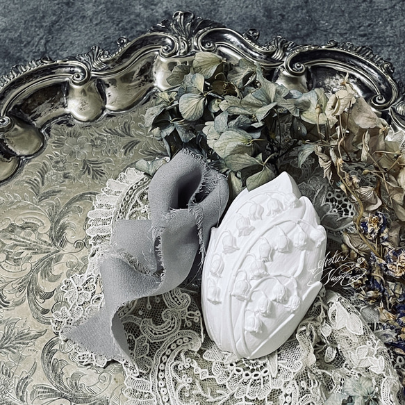 すずらん  オーバル型 ◆ 鈴蘭 アロマストーン 1枚目の画像