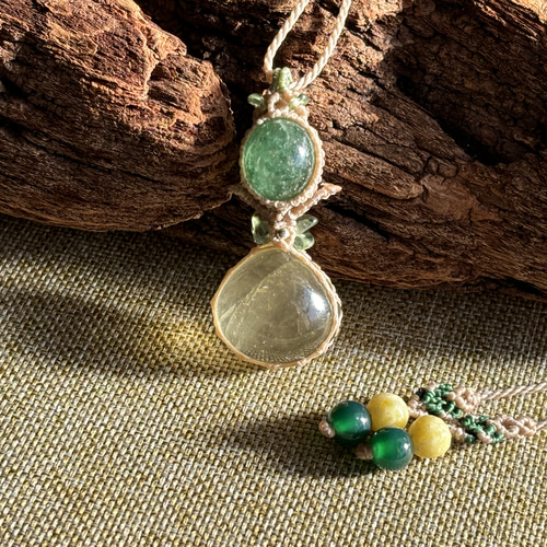 ストロベリークォーツのマクラメ編みネックレス 専用】ラブラドライト