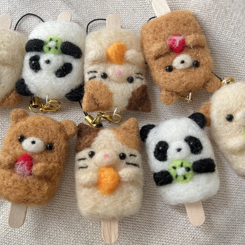 ねこちゃんアイスのストラップ 羊毛フェルト 〜受注制作〜 バッグ  