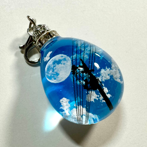 雲レジン 梅雨の雨上がり 空たまご 紐ペンダント ネックレス 雲レジン 日常 月 清々しい青空 空たまご5 オススメ紐ペンダン