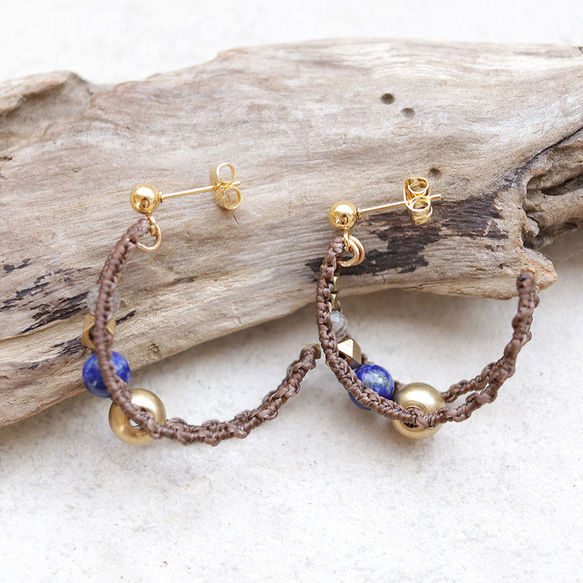 エキゾチックフープラピスラズリ天然石マクラメピアスmacp120エスニックアジアンエキゾチックなアレルギーフリー 3枚目の画像