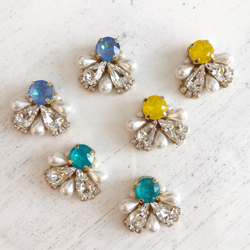 ロイヤルブルー＊スワロフスキー×ドロップパールのピアス/イヤリング