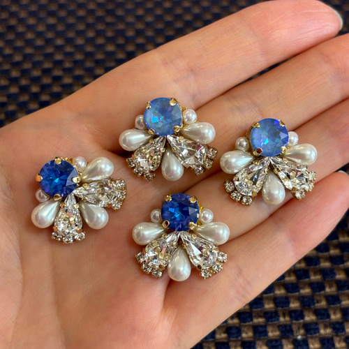 ロイヤルブルー＊スワロフスキー×ドロップパールのピアス/イヤリング