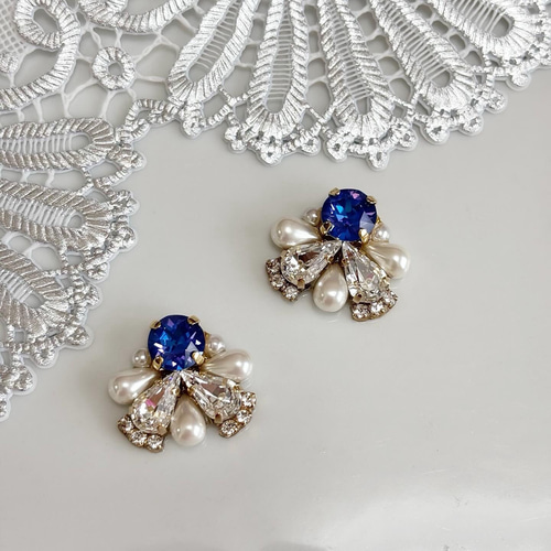 ロイヤルブルー＊スワロフスキー×ドロップパールのピアス/イヤリング