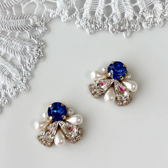 ロイヤルブルー＊スワロフスキー×ドロップパールのピアス/イヤリング