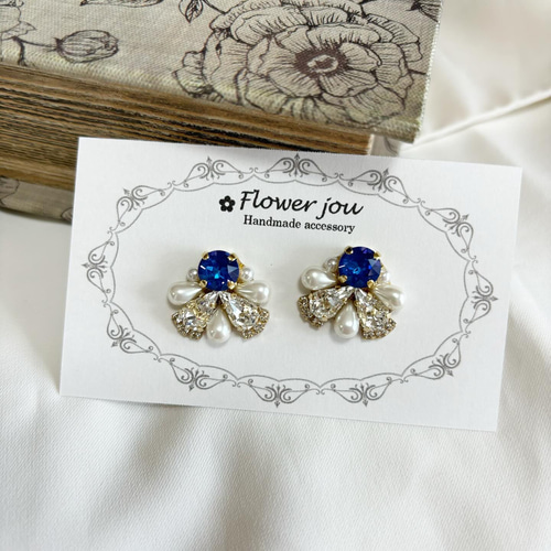 ロイヤルブルー＊スワロフスキー×ドロップパールのピアス/イヤリング