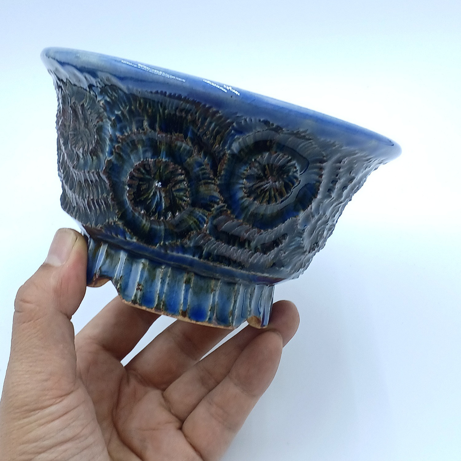 5号　BsLab の植木鉢 A-3 (青釉・彫文)