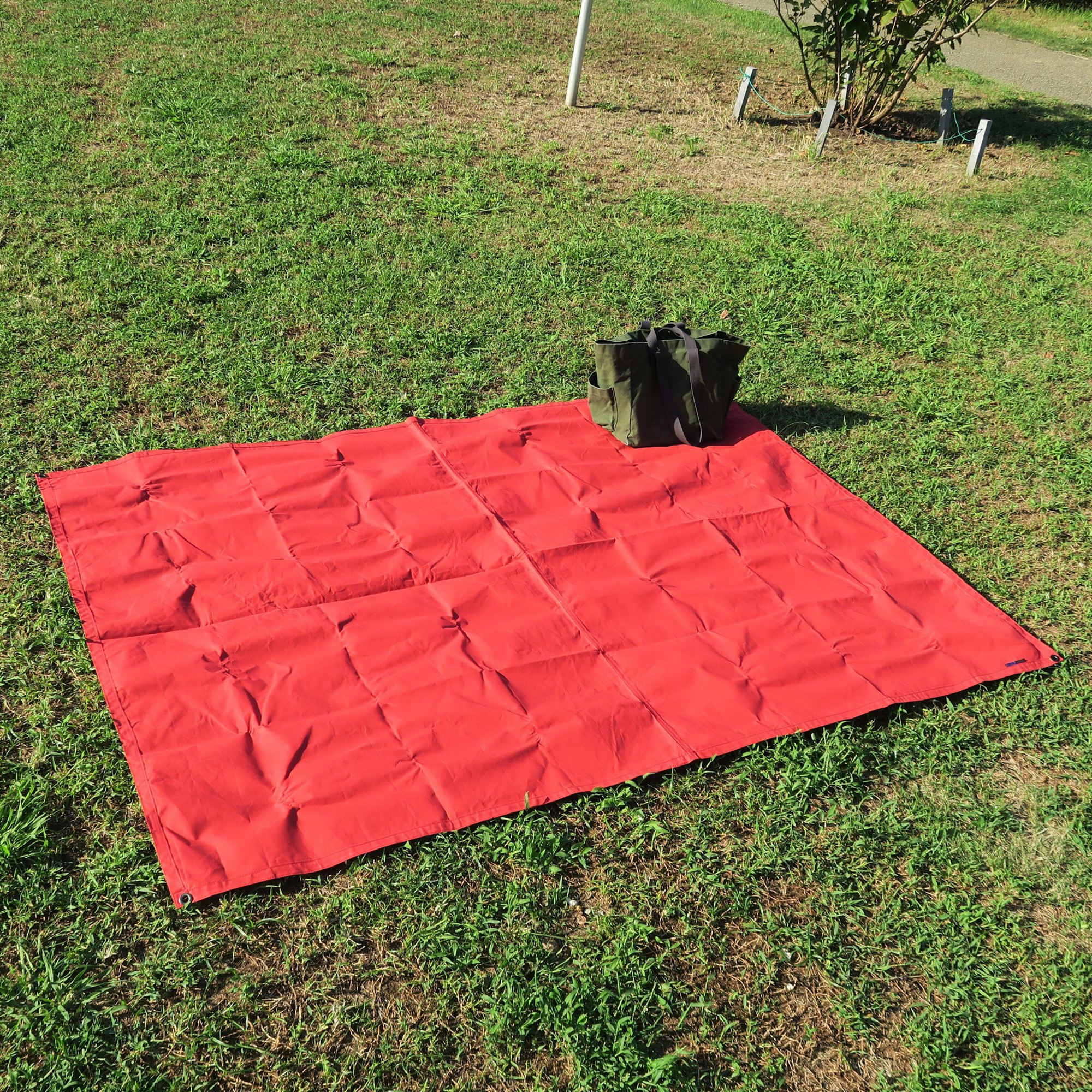 三代目サバイブシート レッド 日本製 HOBI 極軽帆布 撥水 レジャー グランド キャンプ マルチ カーペット ラグ