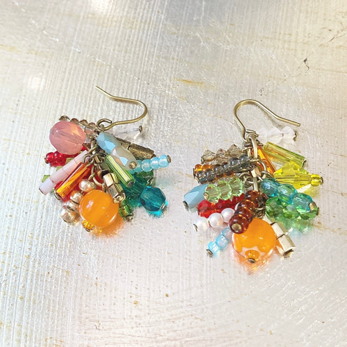 カラフルビーズフリンジ のピアス ピアス（フック・チェーン） vivid 