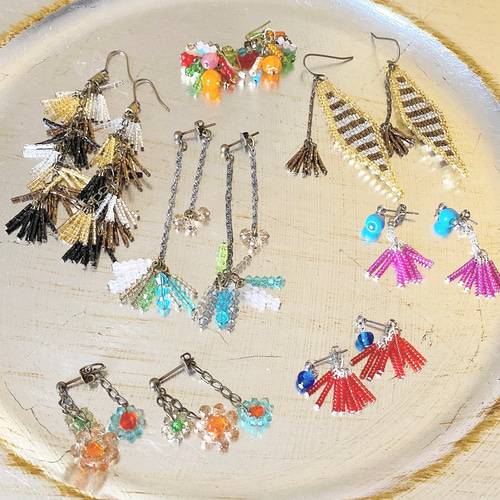 カラフルビーズフリンジ のピアス ピアス（フック・チェーン