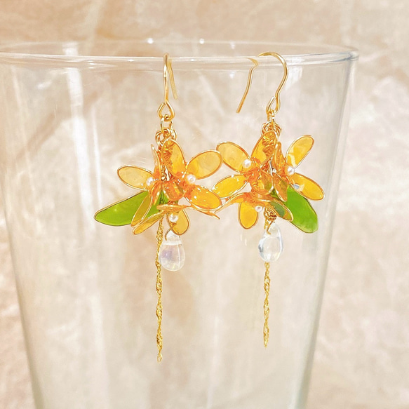 秋の香り 金木犀 ピアス レジン ワイヤー 秋の花 オレンジ 