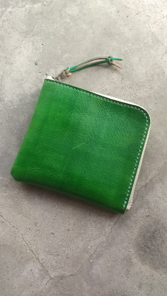 カラーオーダー可】ヌメ革手染めアップルグリーンのズボラなL字