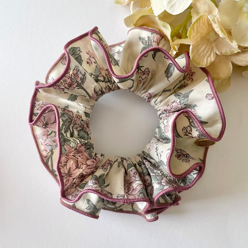 再販】リバティ生地使用♡ダブルフリルシュシュ♡ヘアゴム♡セリーヌ