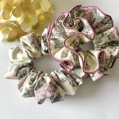 再販】リバティ生地使用♡ダブルフリルシュシュ♡ヘアゴム