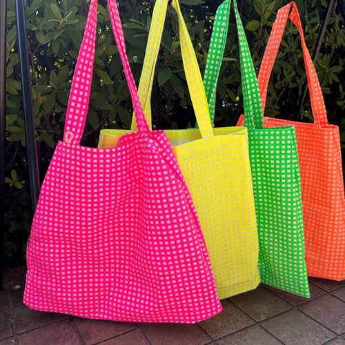SALE◆Nukak【TRIANGLE】カラフル限定柄 ショッパートート◆NEON SALE◇Nukak【TRIANGLE】カラフル限定柄 ショッパートート◇YL