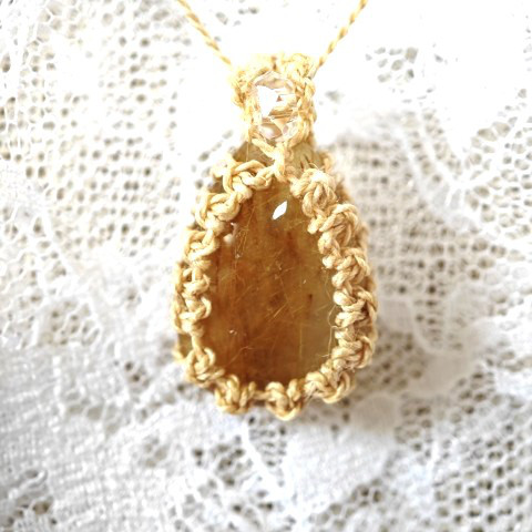 ルチルクォーツ×水晶　精麻マクラメペンダント ネックレス　より紐